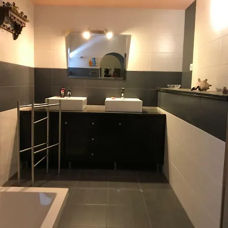 펜션 Porto Douro Grande Maison Avec Piscine Couverte Eau Chauffee